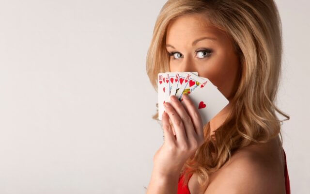Girl Play Poker
